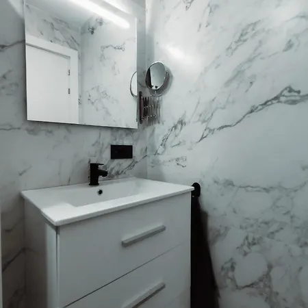 Amber Apartment *